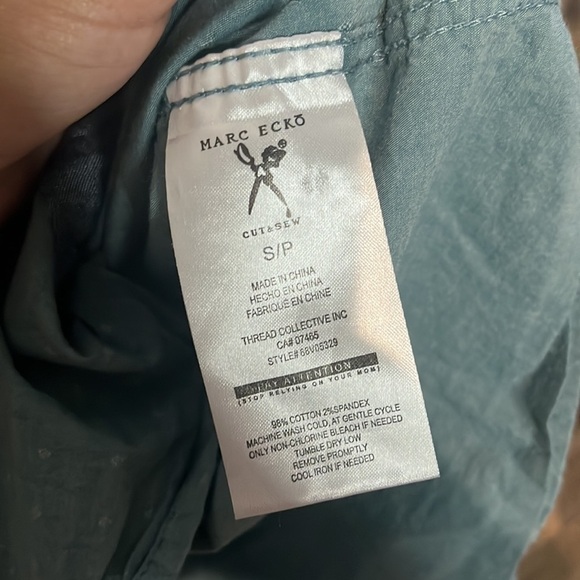 Marc Ecko Cut & Sew NYC Button Up Mens Size Small Petite - Picture 4 of 5